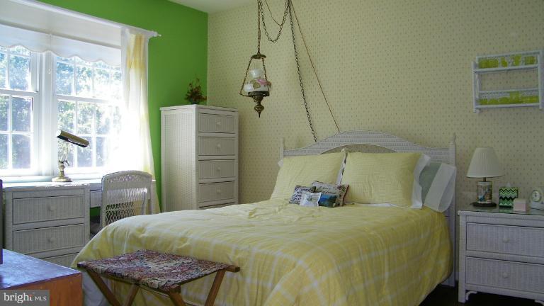 8503 Forrester Boulevard Springfield, VA 22152 - Photo 24 of 27 Bedroom