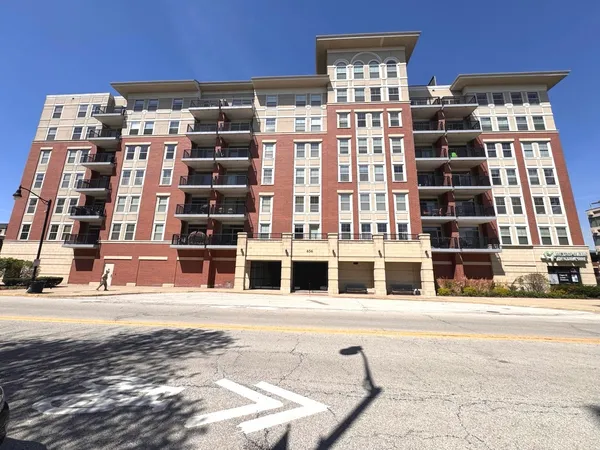 $2,900 | 656 Pearson Street, Unit 701C, Des Plaines, IL 60016