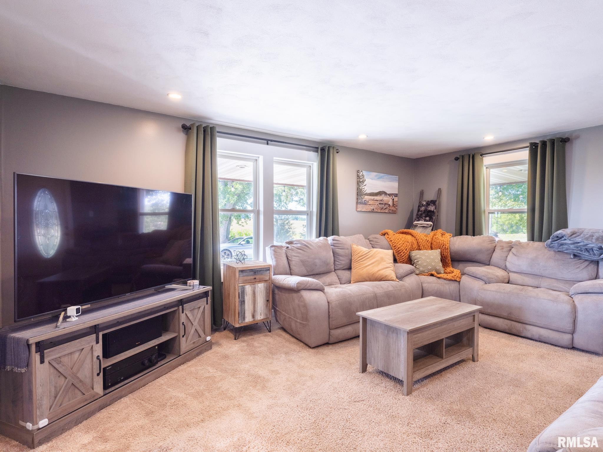 21649 Allentown Road Tremont, IL 61568 - Photo 9 of 50