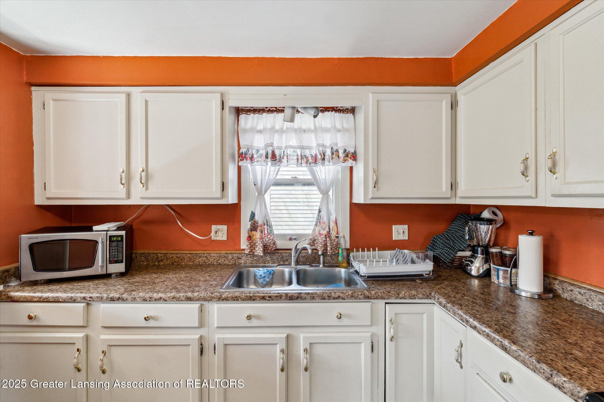 1717 West Jolly Road Lansing, MI 48910 - Photo 23 of 64 22-1717-W-Jolly-Rd-Lansing-MI-48910-Wind