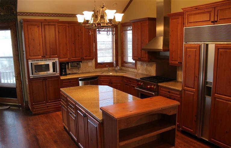 770 Old Creamery Road Edwards, CO 81632 - Photo 7 of 25 Large kitchen with vaulted ceilings, sla