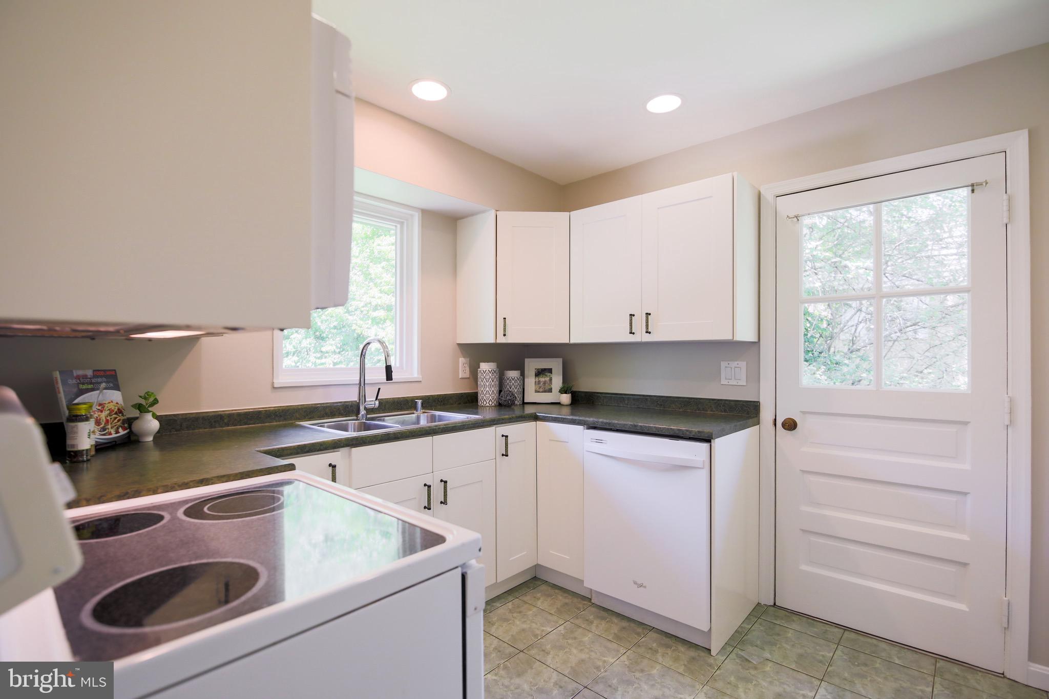3048 Holmes Run Road Falls Church, VA 22042 - Photo 17 of 38 Gallery Image 17