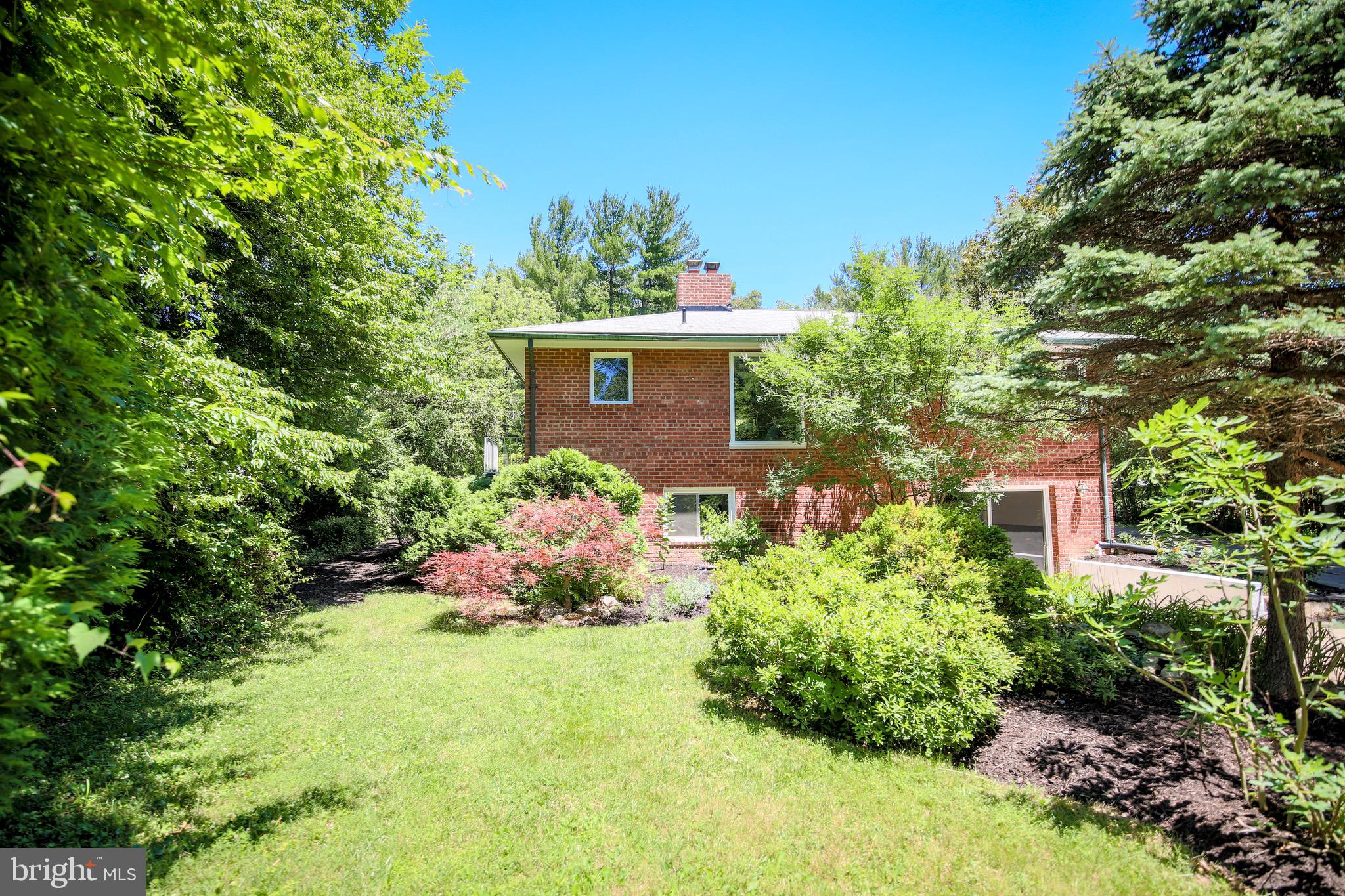 3048 Holmes Run Road Falls Church, VA 22042 - Photo 4 of 38 Gallery Image 4