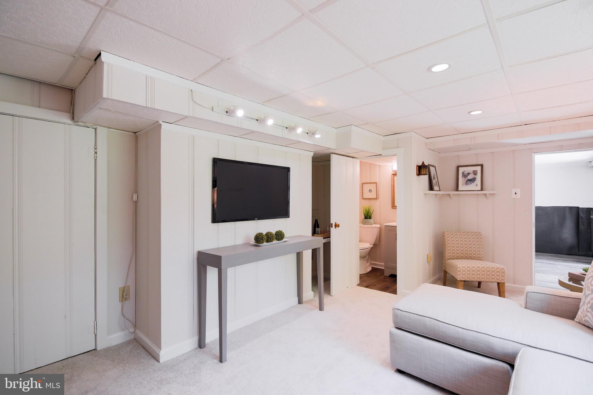 3048 Holmes Run Road Falls Church, VA 22042 - Photo 31 of 38 Gallery Image 31