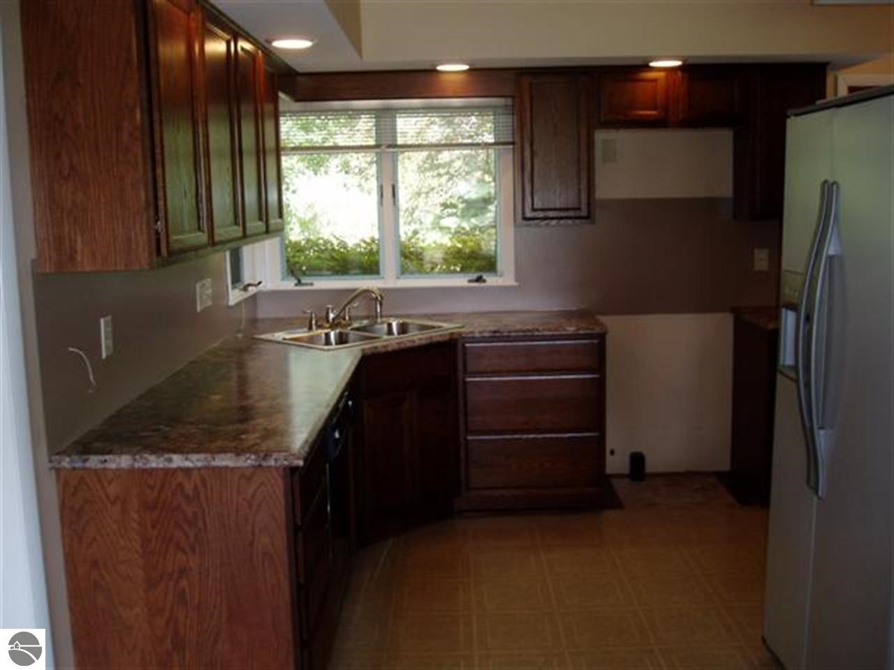 461 East Walton Road Mount Pleasant, MI 48858 - Photo 7 of 16 1749079-6.JPG