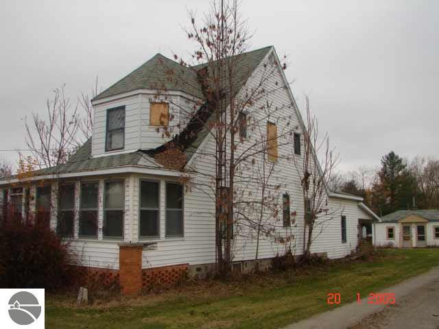 311 East Center Road Omer, MI 48749 - Photo 4 of 6 1750360-3.JPG