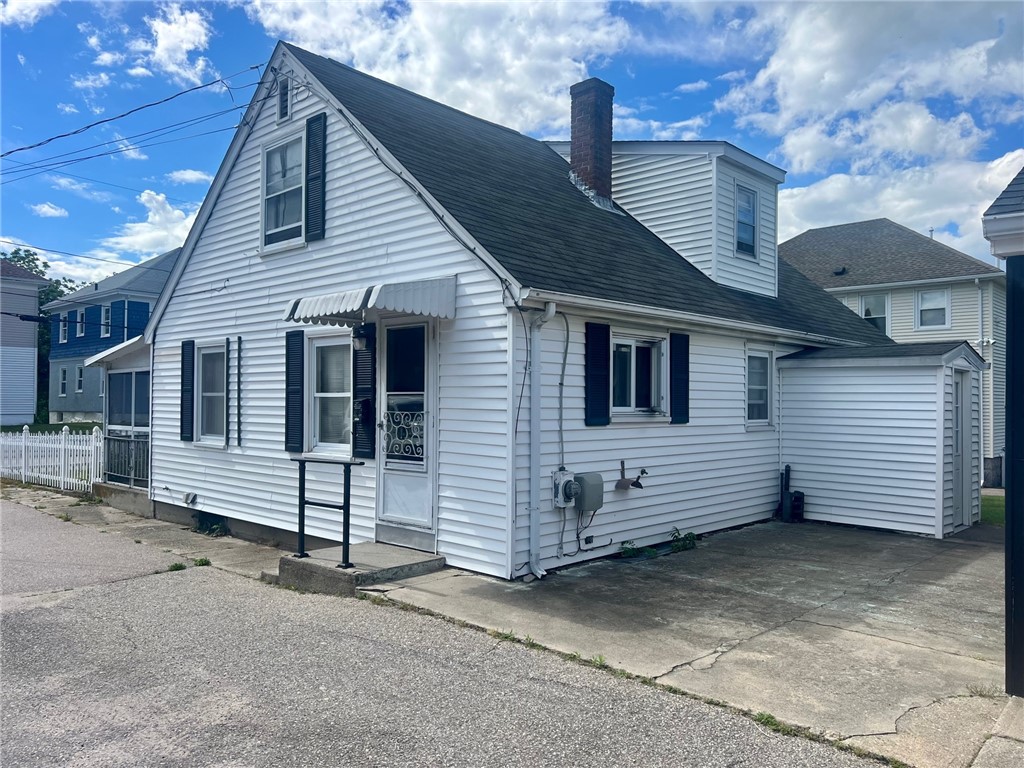 17 Pond Street Westerly, RI 02891 - Photo 42 of 46 Side entrance from driveway