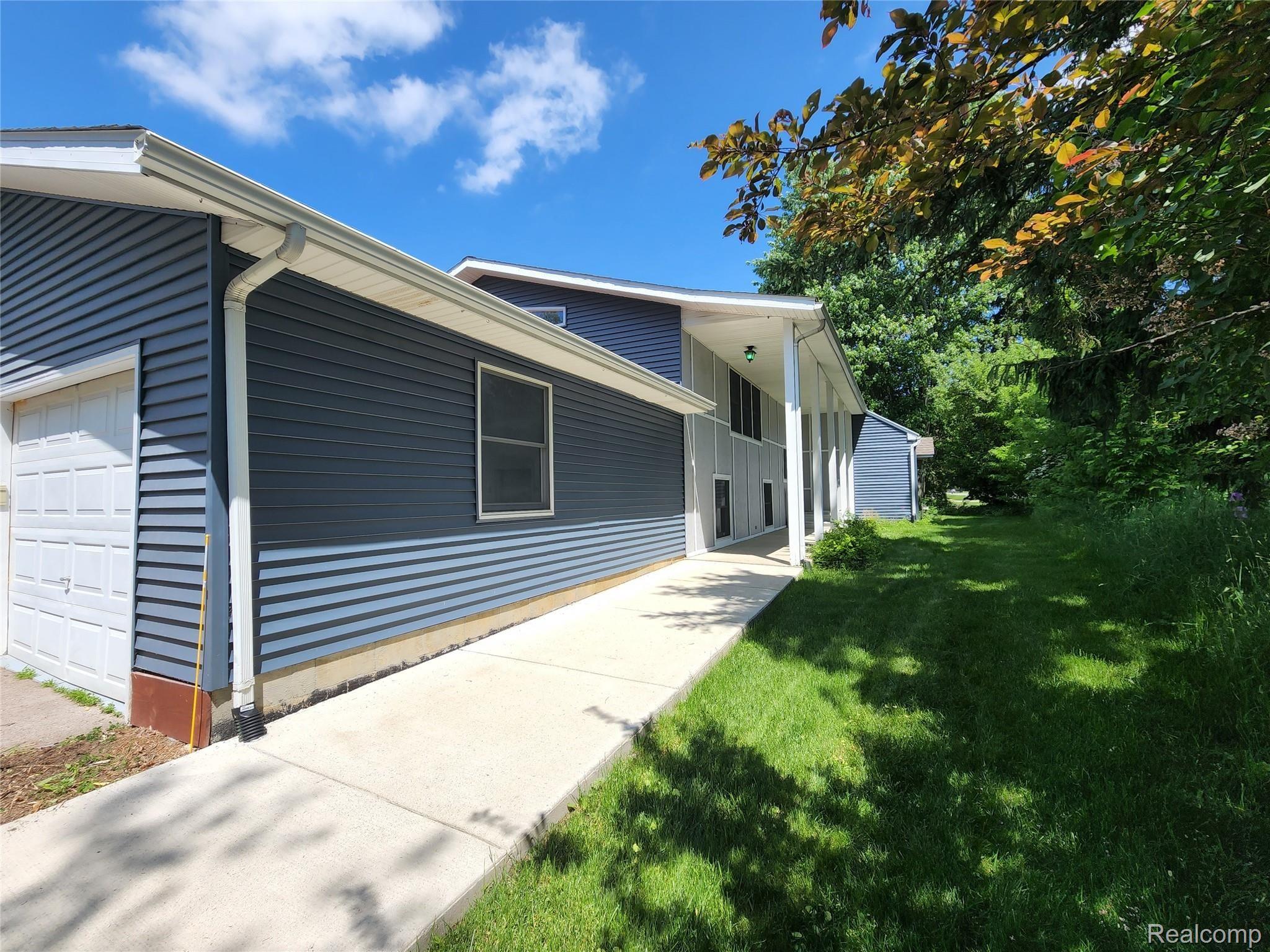 5329 Zimmer Road Williamston, MI 48895 - Photo 2 of 64 5329 Zimmer 02.jpg