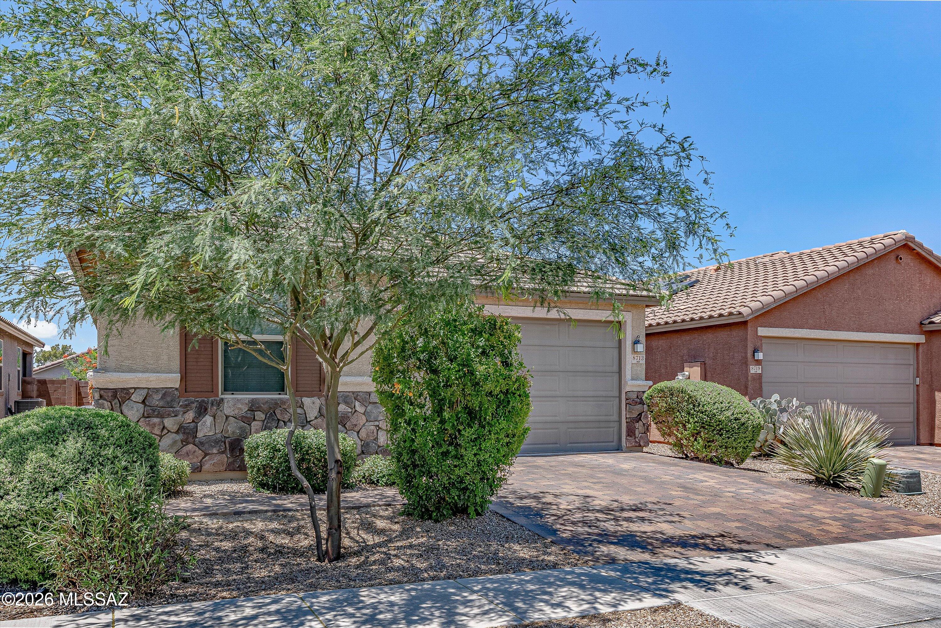 8713 North Rome Court Tucson, AZ 85742 - Photo 2 of 37