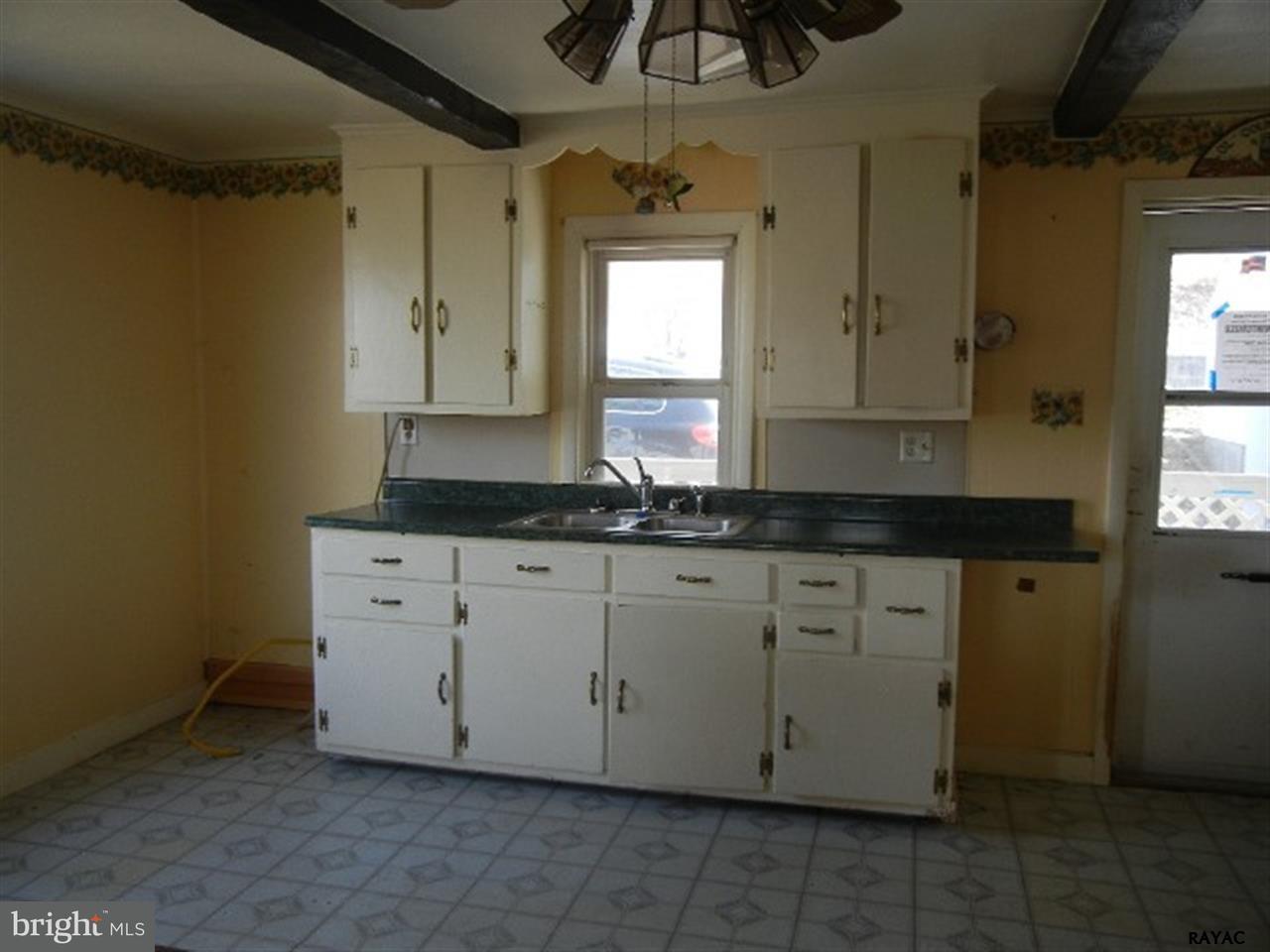 590 Newcomer Road Windsor, PA 17366 - Photo 7 of 16