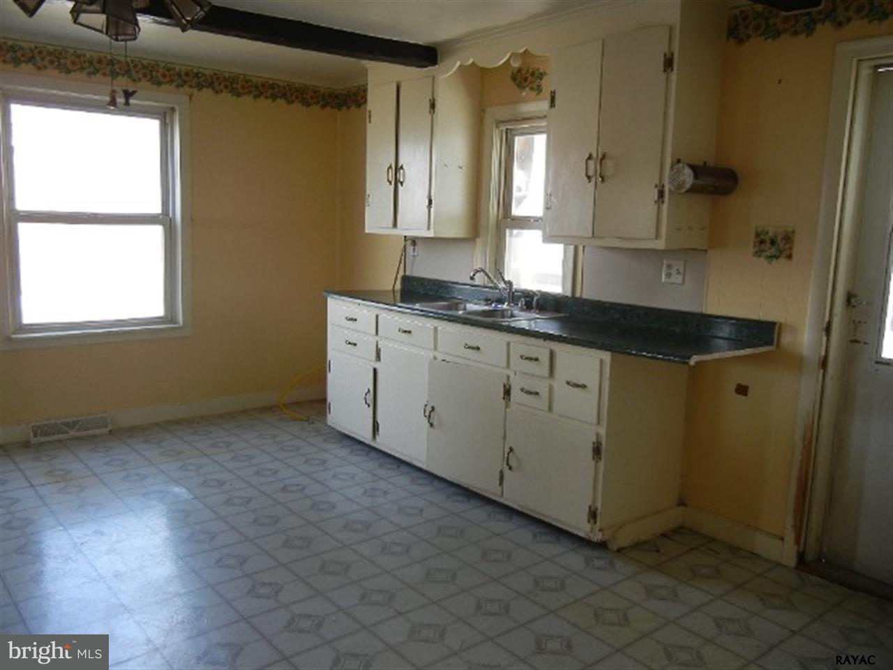 590 Newcomer Road Windsor, PA 17366 - Photo 8 of 16