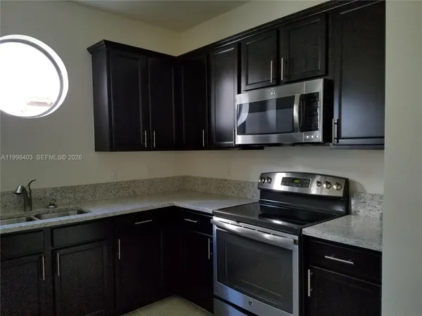 $3,000 | 10620 Northwest 88th Street, Unit 204, Doral, FL 33178