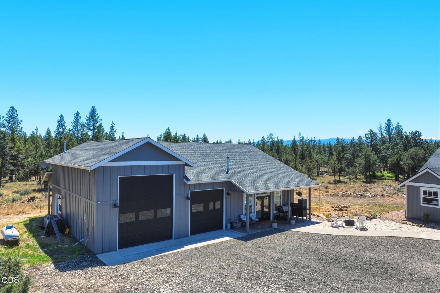 69550 Pine Ridge Drive Sisters, OR 97759 - Photo 2 of 48