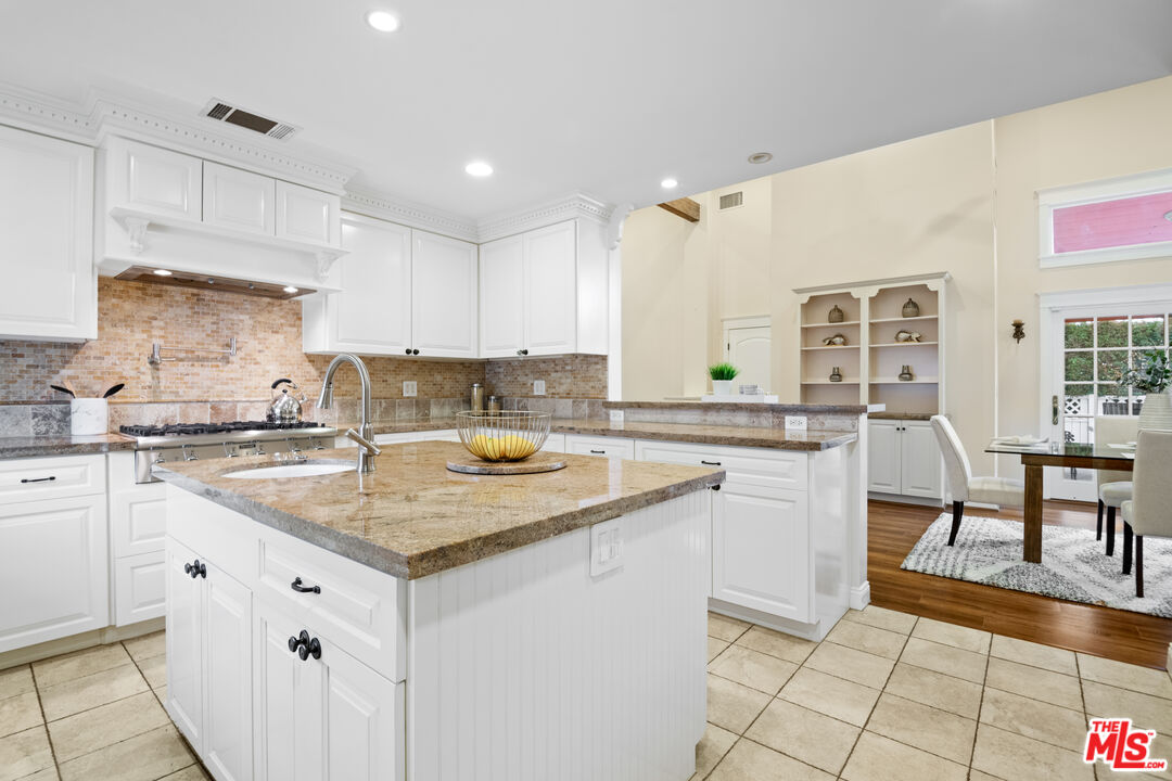 441 University Avenue Burbank, CA 91504 - Photo 15 of 40 Gallery Image 15