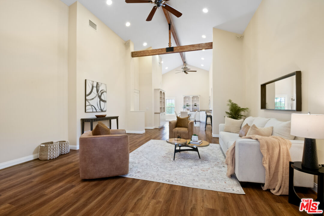 441 University Avenue Burbank, CA 91504 - Photo 2 of 40 Gallery Image 2