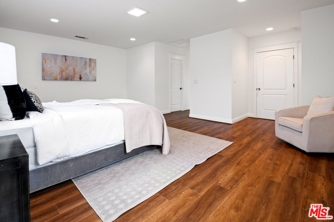 441 University Avenue Burbank, CA 91504 - Photo 24 of 40 Gallery Image 24