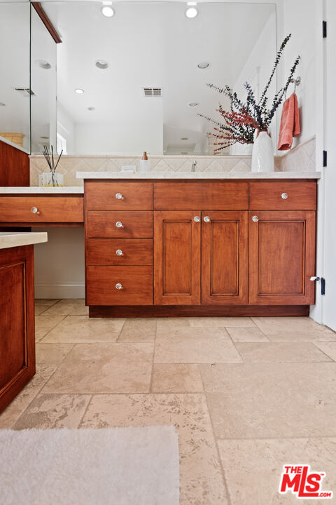 441 University Avenue Burbank, CA 91504 - Photo 29 of 40 Gallery Image 29