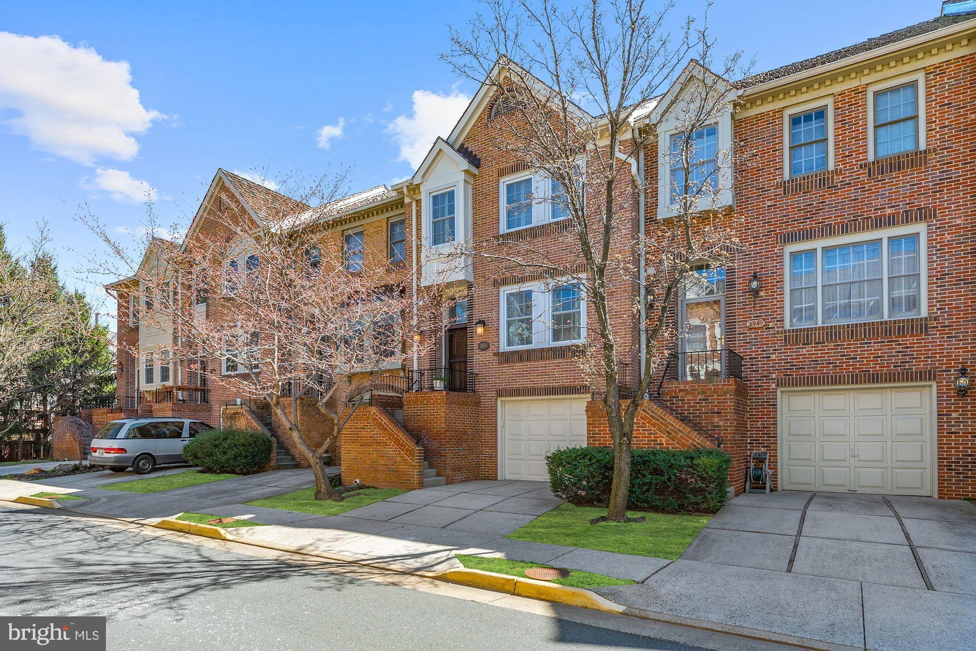 3947 Valley Ridge Drive Fairfax, VA 22033 - Photo 2 of 35