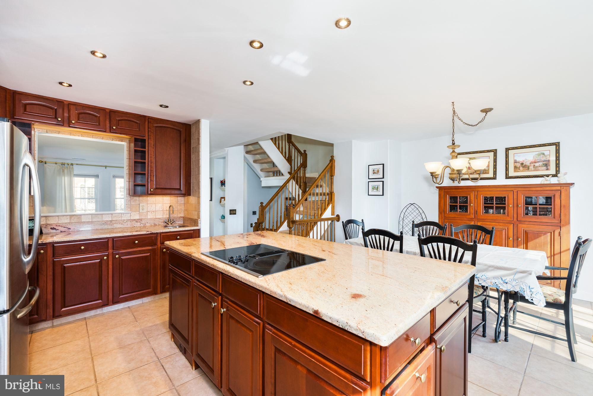 3947 Valley Ridge Drive Fairfax, VA 22033 - Photo 12 of 35