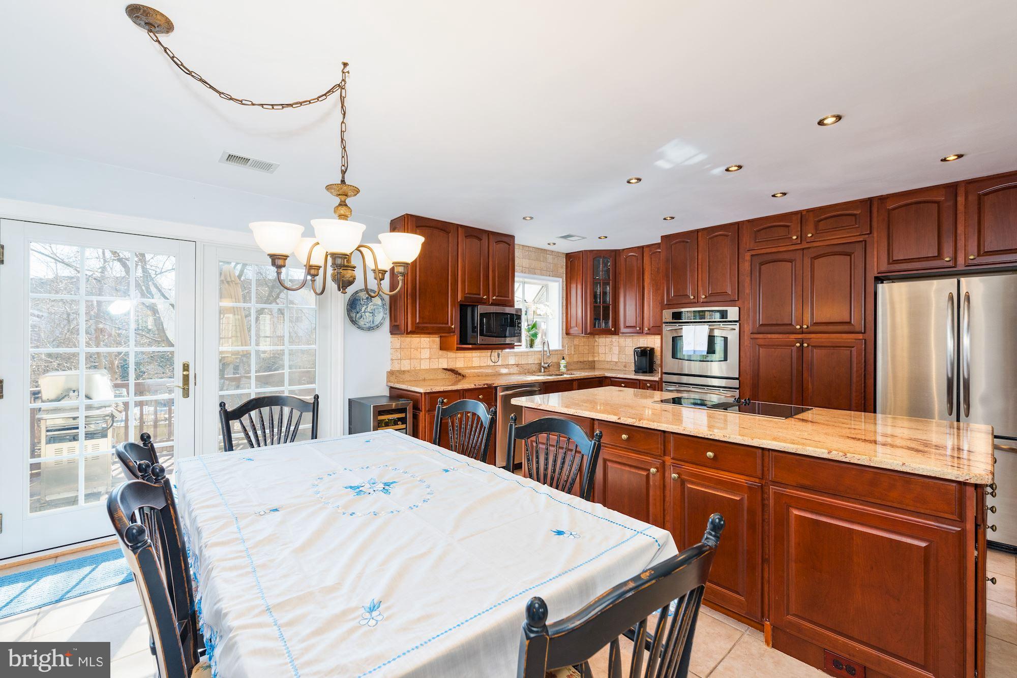 3947 Valley Ridge Drive Fairfax, VA 22033 - Photo 17 of 35