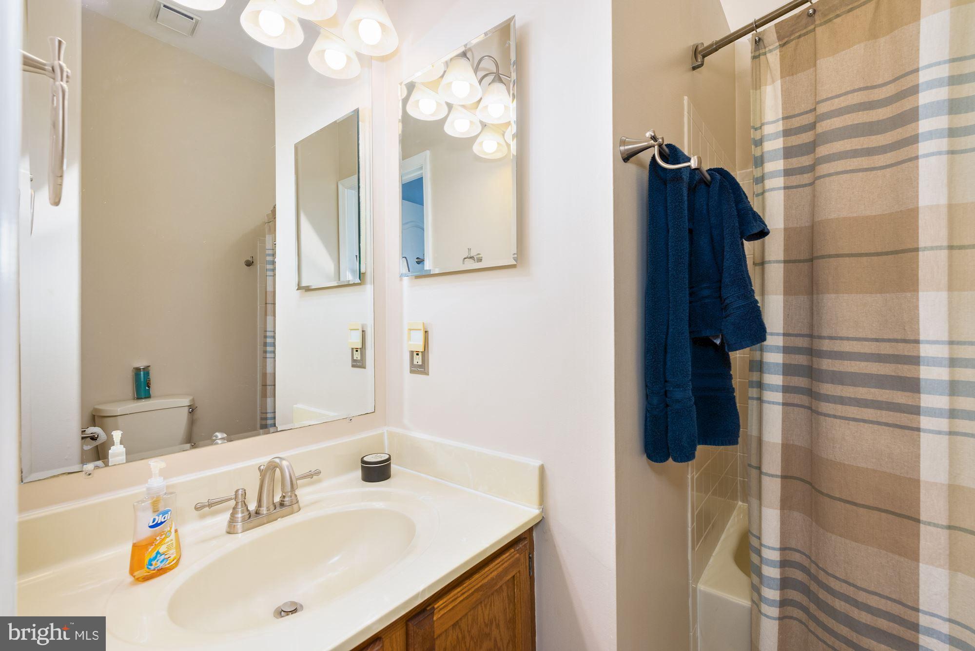 3947 Valley Ridge Drive Fairfax, VA 22033 - Photo 26 of 35
