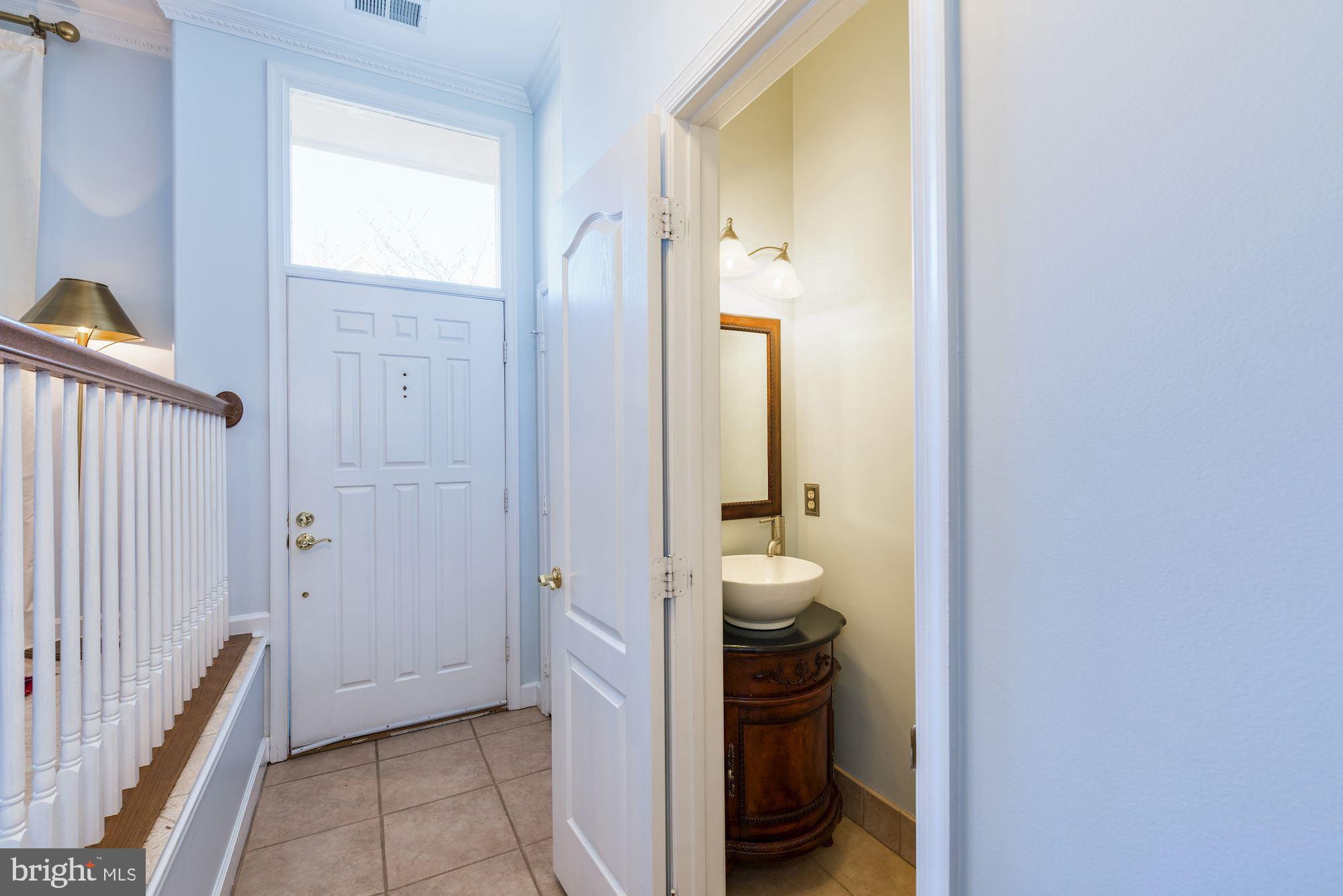 3947 Valley Ridge Drive Fairfax, VA 22033 - Photo 5 of 35