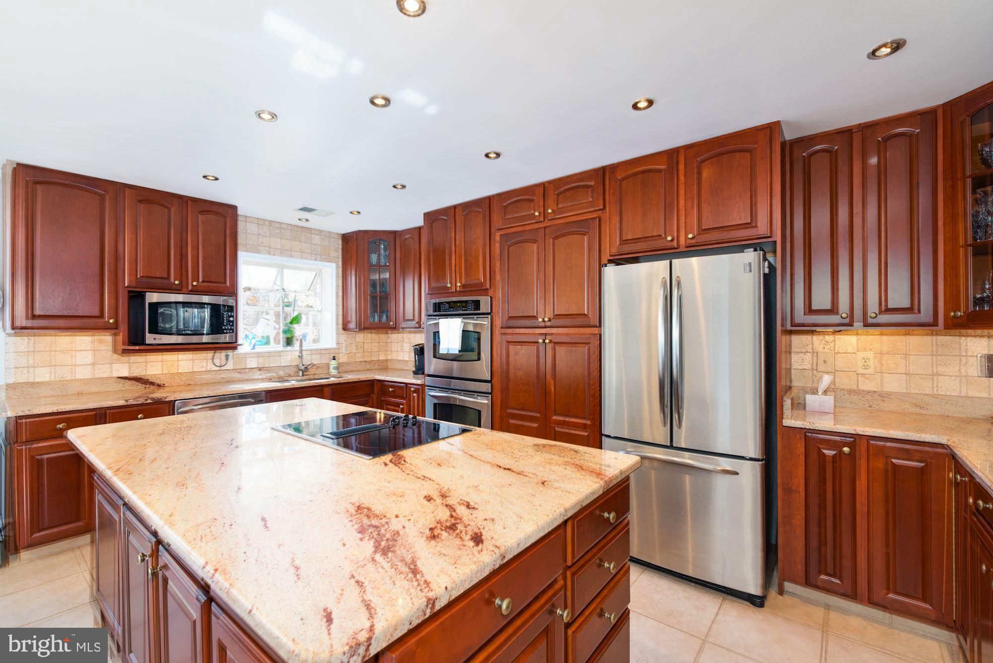 3947 Valley Ridge Drive Fairfax, VA 22033 - Photo 9 of 35
