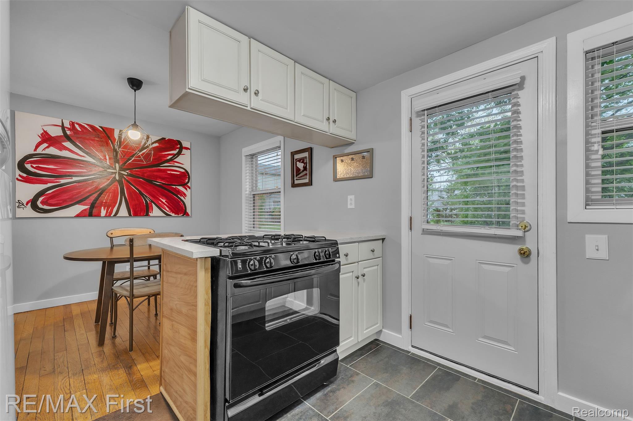 1921 Graefield Road Birmingham, MI 48009 - Photo 11 of 27 11.jpg