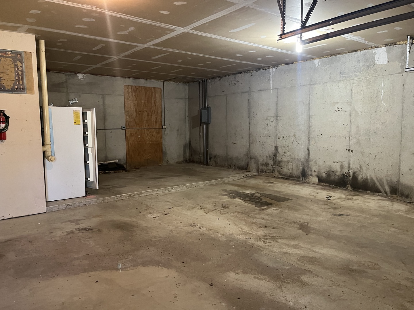 6519 Rowland Road Huntley, IL 60142 - Photo 12 of 12 a view of a room with gym equipment