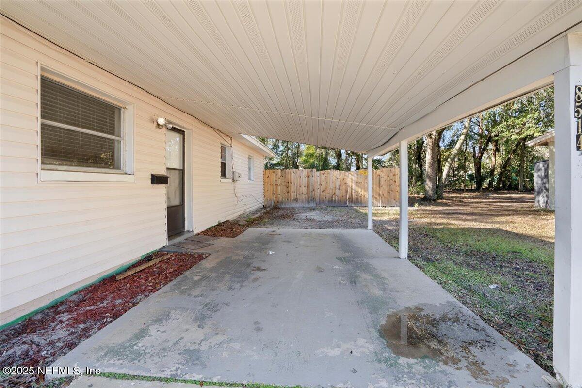 8514 Oak Leaf Road Jacksonville, FL 32208 - Photo 20 of 23 a view of a garage
