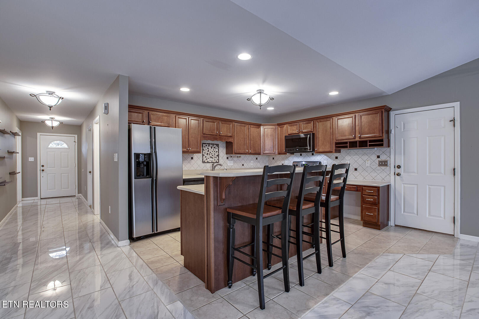 115 Greystone Way Kingston, TN 37763 - Photo 13 of 40 13_GreystoneWay_115_BreakfastBar02