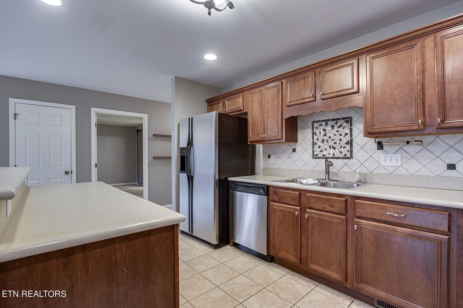 115 Greystone Way Kingston, TN 37763 - Photo 16 of 40 16_GreystoneWay_115_Kitchen03