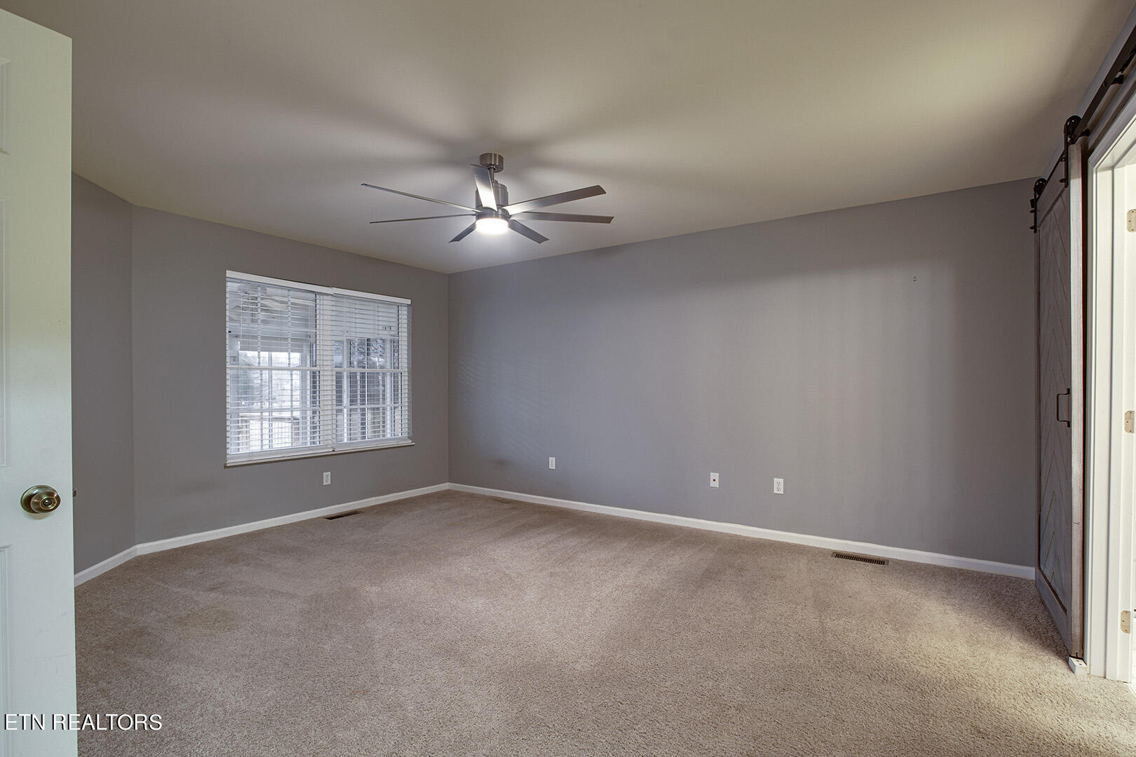 115 Greystone Way Kingston, TN 37763 - Photo 18 of 40 18_GreystoneWay_115_MasterBedroom01