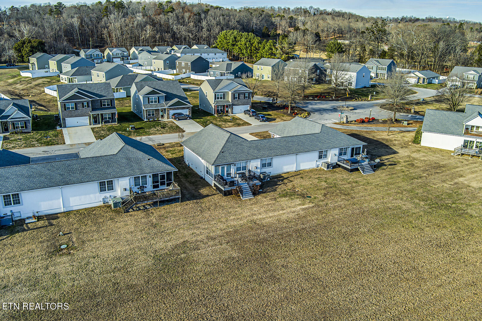 115 Greystone Way Kingston, TN 37763 - Photo 33 of 40 33_GreystoneWay_115_BackRightElevated