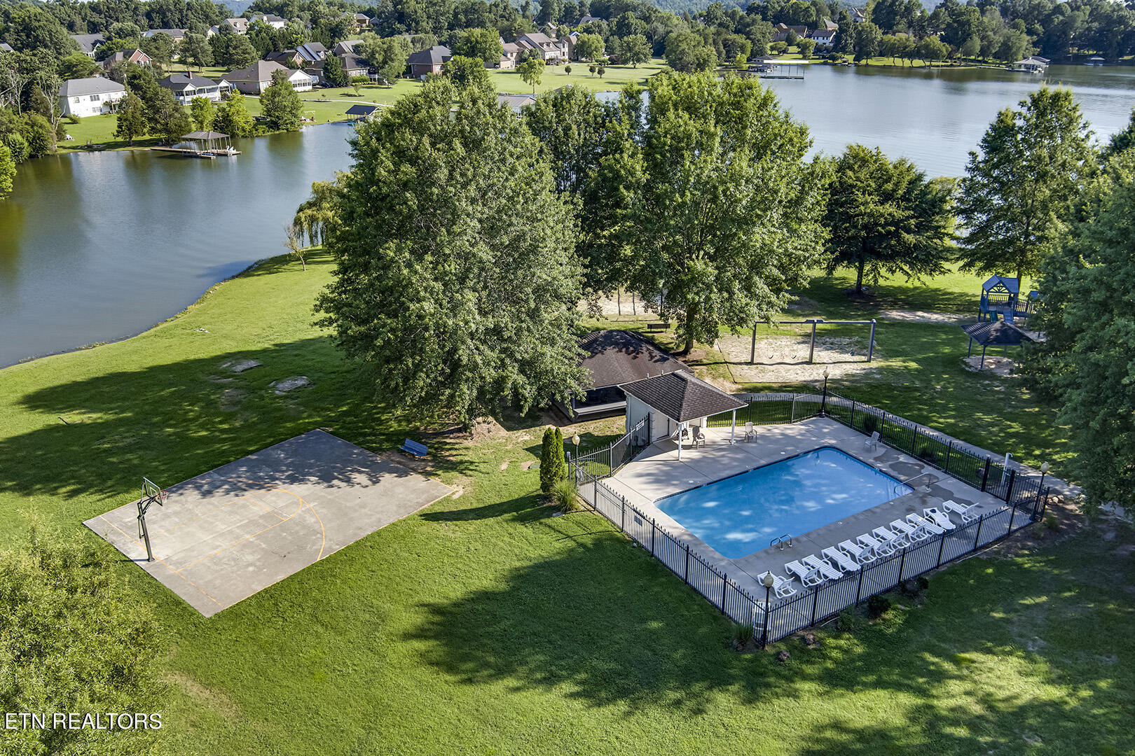 115 Greystone Way Kingston, TN 37763 - Photo 36 of 40 36_GreystoneWay_115_Neighborhood02