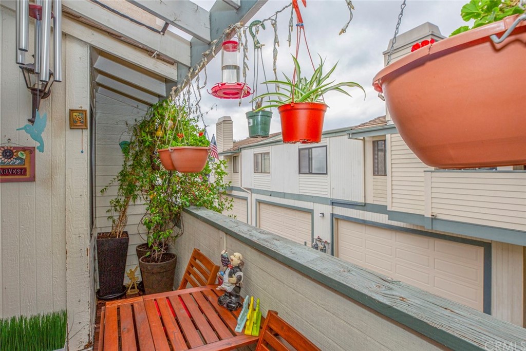 10504 Sunland Boulevard, Unit 5 Sunland, CA 91040 - Photo 33 of 66