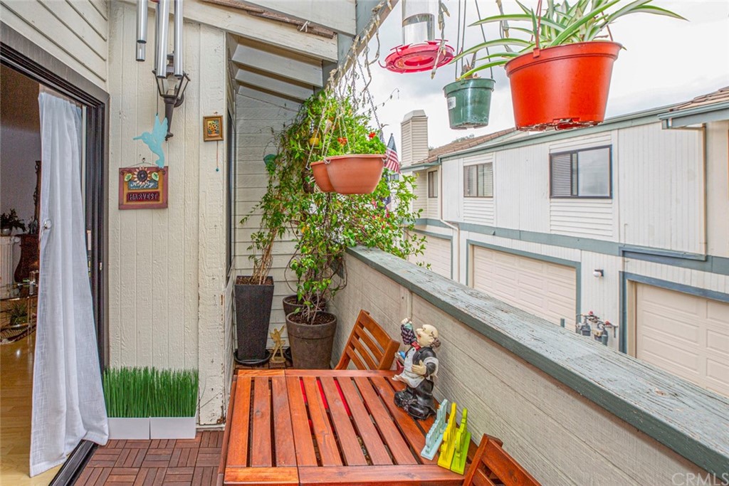 10504 Sunland Boulevard, Unit 5 Sunland, CA 91040 - Photo 34 of 66 a front view of a house with a porch