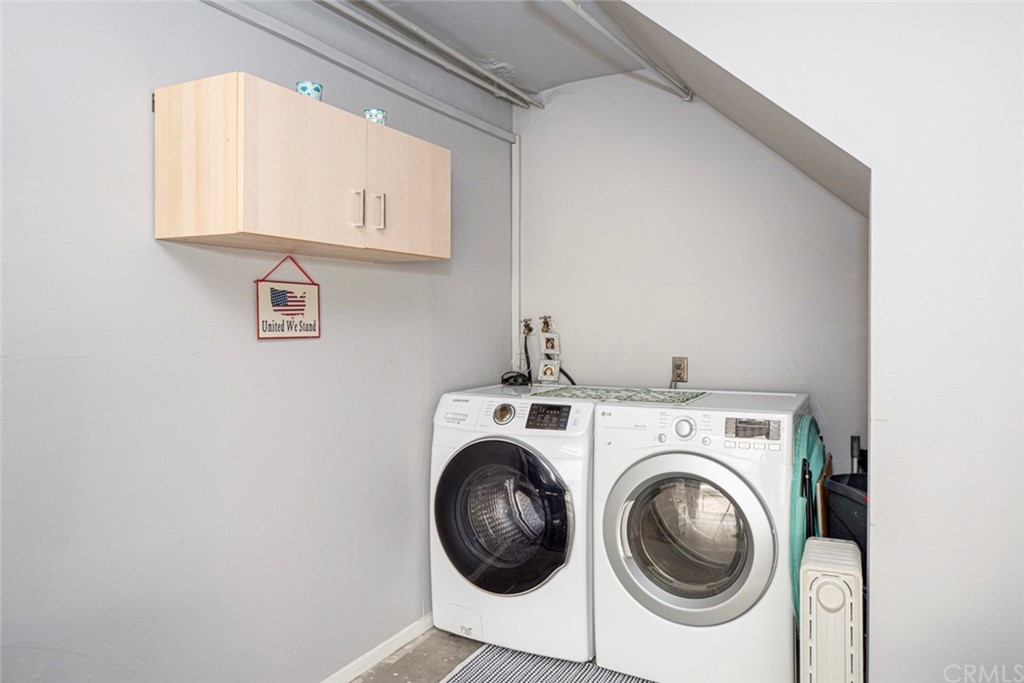 10504 Sunland Boulevard, Unit 5 Sunland, CA 91040 - Photo 35 of 66 a utility room with dryer and washer