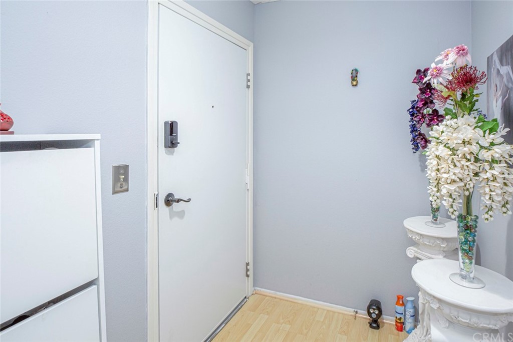 10504 Sunland Boulevard, Unit 5 Sunland, CA 91040 - Photo 4 of 66