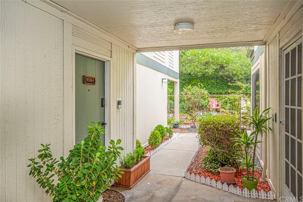 10504 Sunland Boulevard, Unit 5 Sunland, CA 91040 - Photo 44 of 66