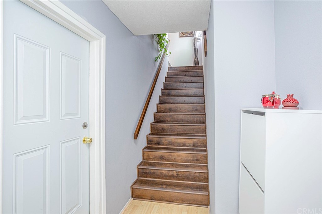 10504 Sunland Boulevard, Unit 5 Sunland, CA 91040 - Photo 5 of 66 a view of entryway