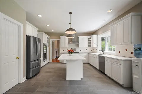 $1,825,000 | 26 Major Tallmadge Lane, Pound Ridge, NY 10576