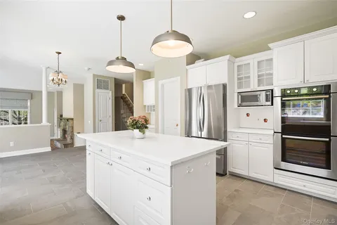 $1,825,000 | 26 Major Tallmadge Lane, Pound Ridge, NY 10576