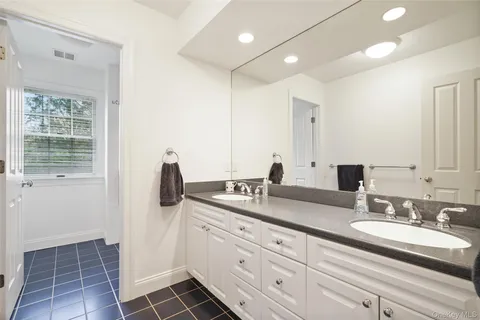 $1,825,000 | 26 Major Tallmadge Lane, Pound Ridge, NY 10576