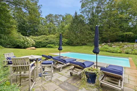 $1,825,000 | 26 Major Tallmadge Lane, Pound Ridge, NY 10576