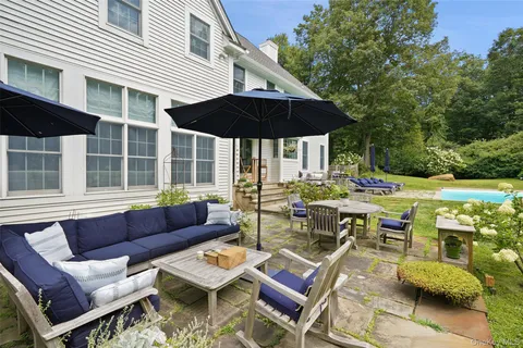 $1,825,000 | 26 Major Tallmadge Lane, Pound Ridge, NY 10576