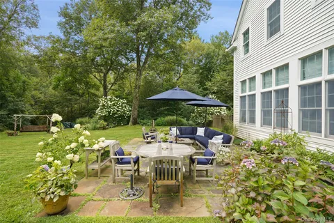 $1,825,000 | 26 Major Tallmadge Lane, Pound Ridge, NY 10576