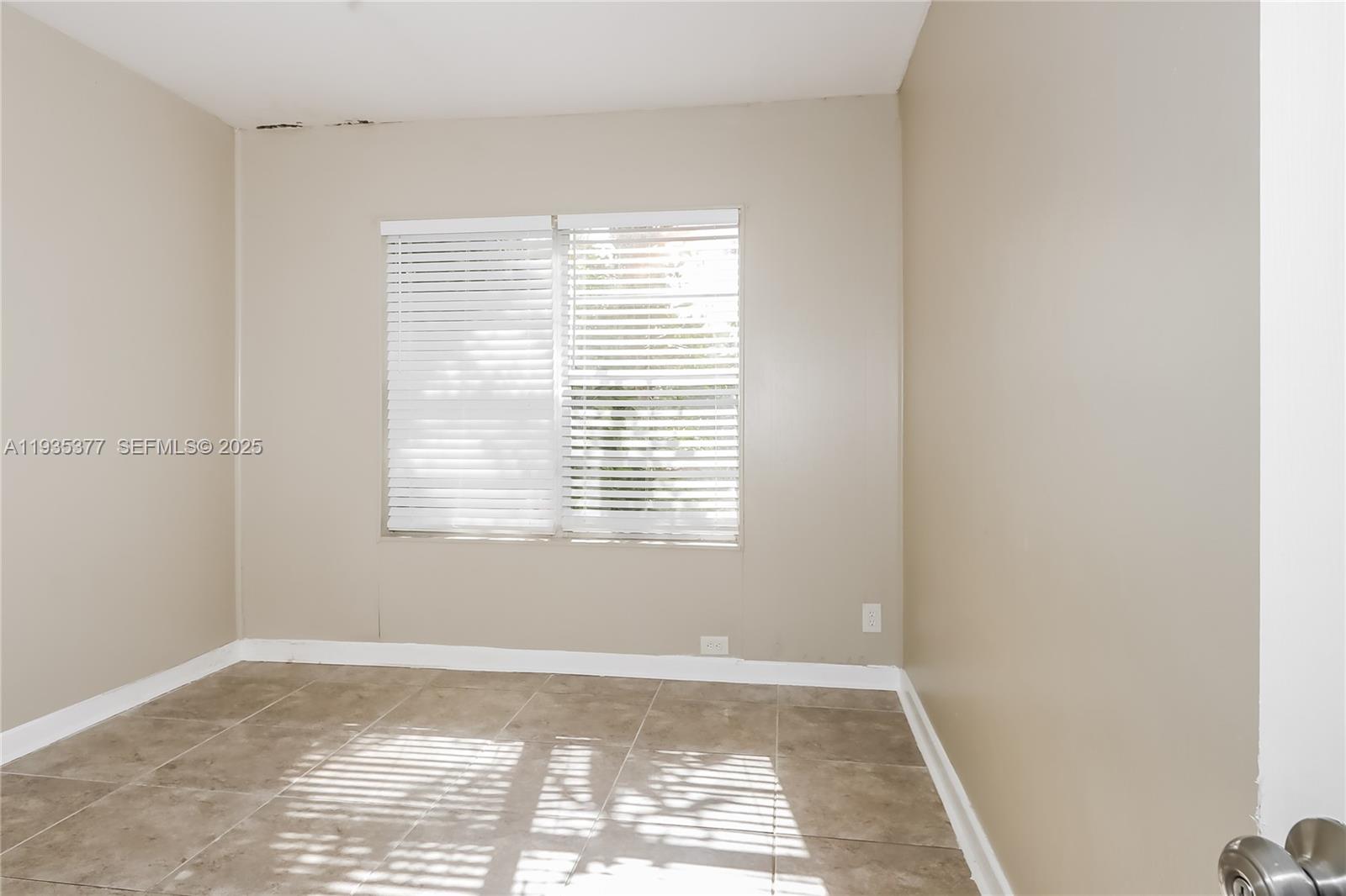 733 Valley Forge Road West Palm Beach, FL 33405 - Photo 12 of 16