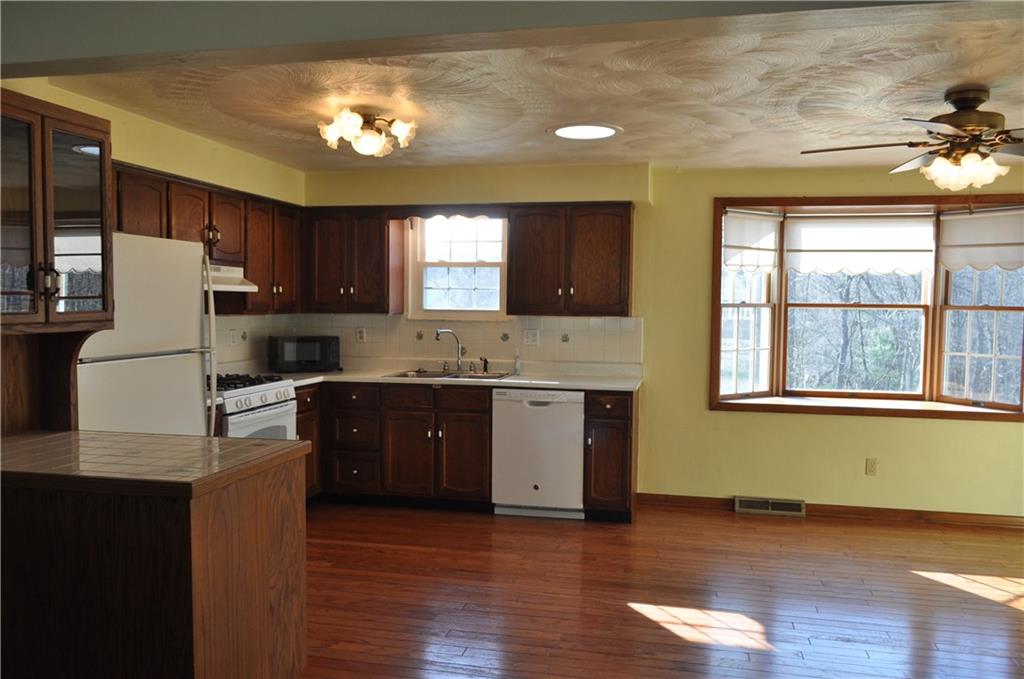 127 Singleton Road Sarver, PA 16055 - Photo 3 of 12 Gallery Image 3