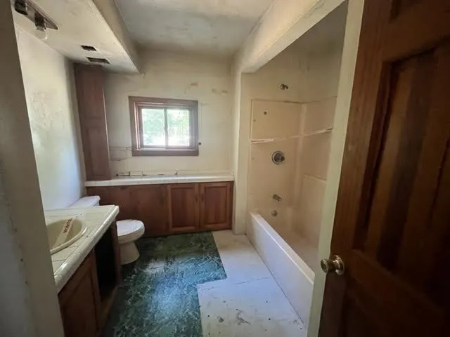 $200,000 | 98 White Schoolhouse Road, Corinth, ME 04427